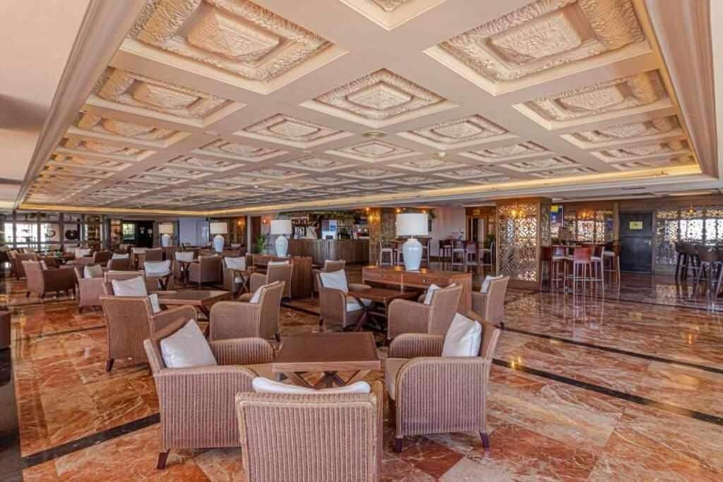797 Holiday Rentals- Apartamento En Hotel Sunset Frente Al Mar Benalmádena Kültér fotó